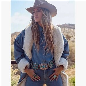 Wrangler X Lainey Wilson The Iconic Lainey Coat - Mid Wash Denim